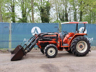 صورة ل تراكتورات زراعية كوبوتا GL321