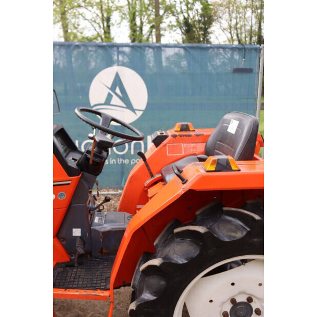 KUBOTA L1-235D-46860104