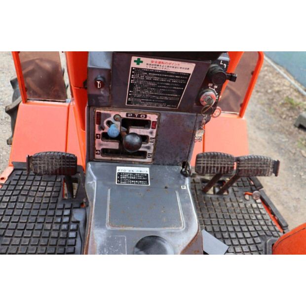 KUBOTA L1-235D-46860106