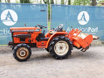 صورة ل تراكتورات زراعية هينوموتو C174