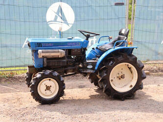 صورة ل تراكتورات زراعية لسكي TX1510F