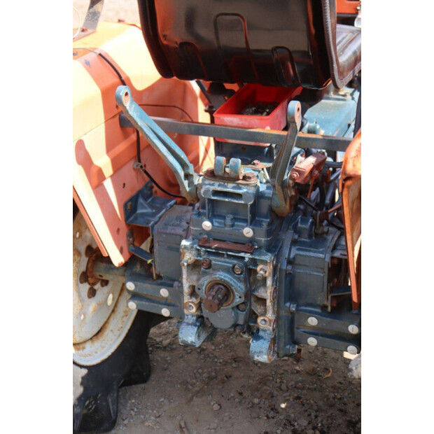 KUBOTA B1402DT-46860903