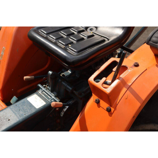 KUBOTA B1402DT-46860911