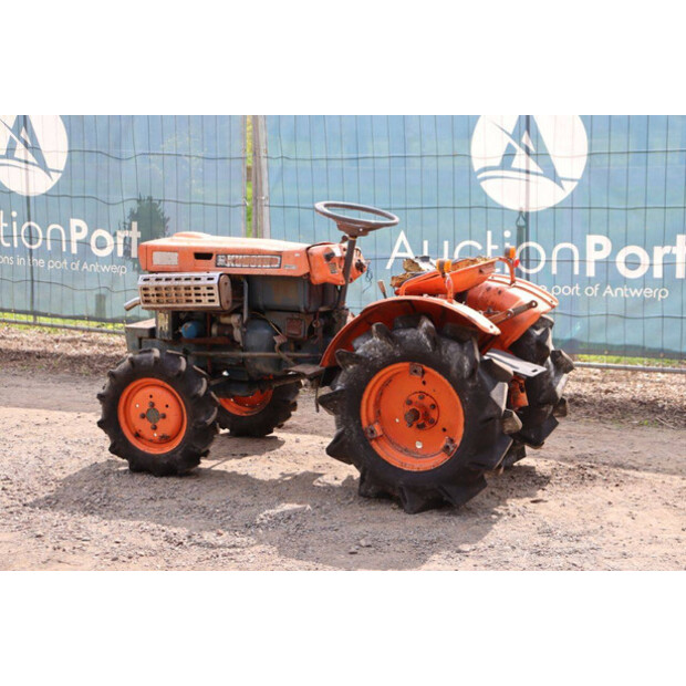 كوبوتا B7000-46860922