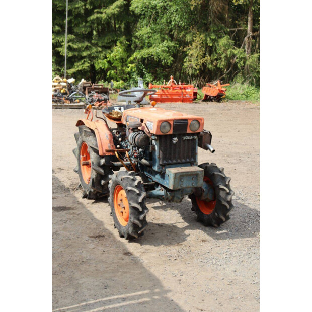 كوبوتا B7000-46860926