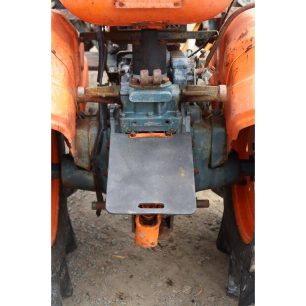 كوبوتا B7000-46860936