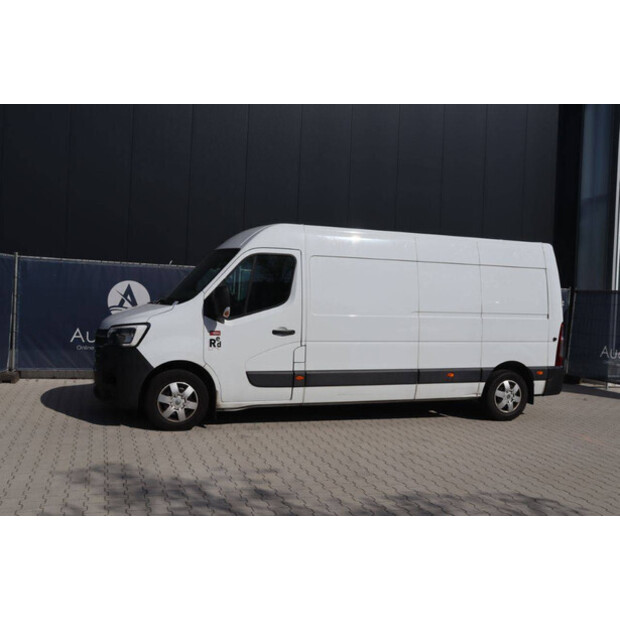 2021 رينو Master-46861351