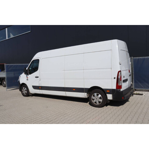 2021 رينو Master-46861353