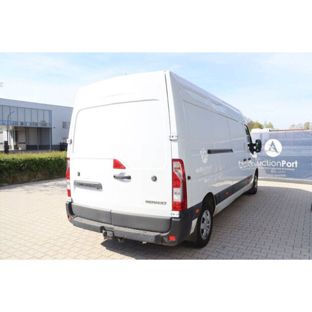 2021 رينو Master-46861355