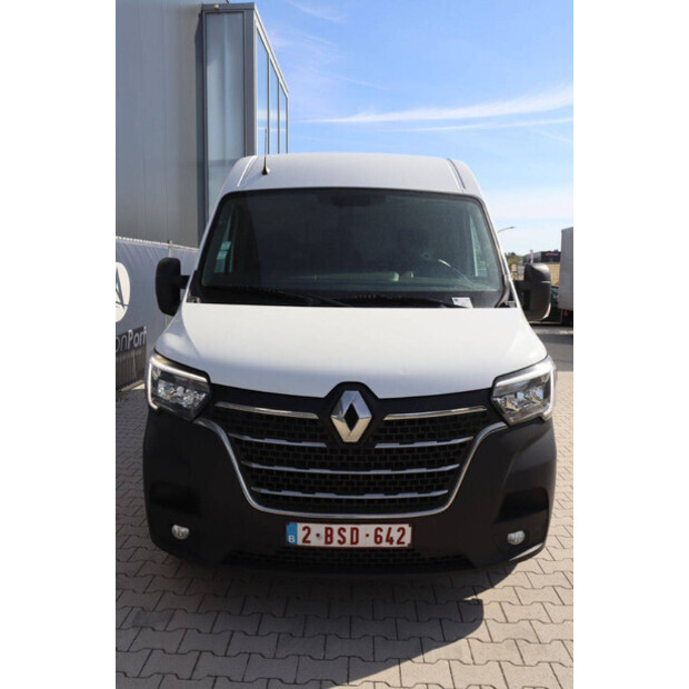 2021 رينو Master-46861357