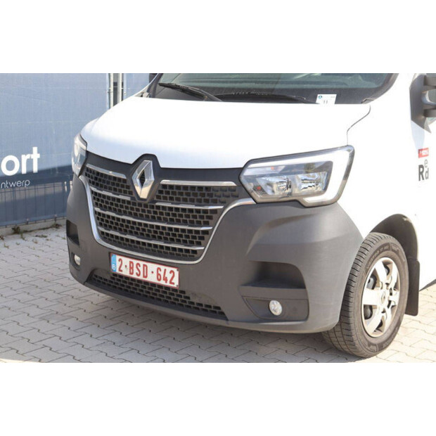 2021 رينو Master-46861359