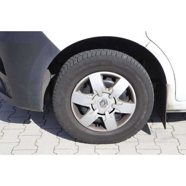 2021 رينو Master-46861362