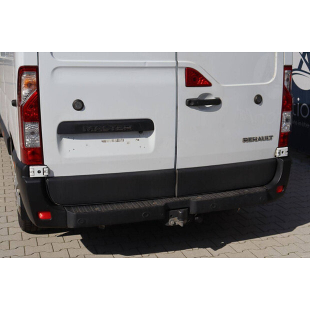 2021 رينو Master-46861364