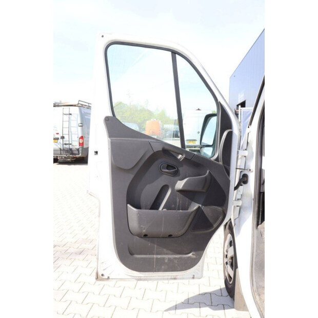 2021 رينو Master-46861368