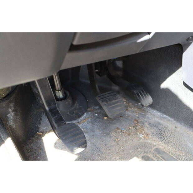 2021 رينو Master-46861372