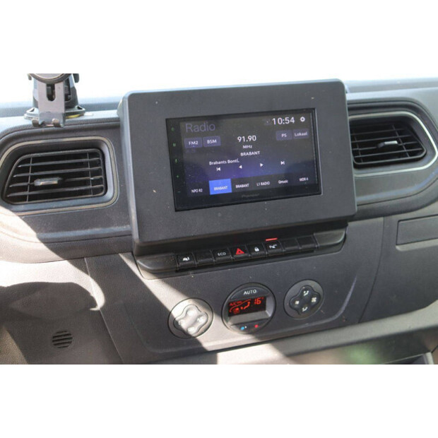 2021 رينو Master-46861379