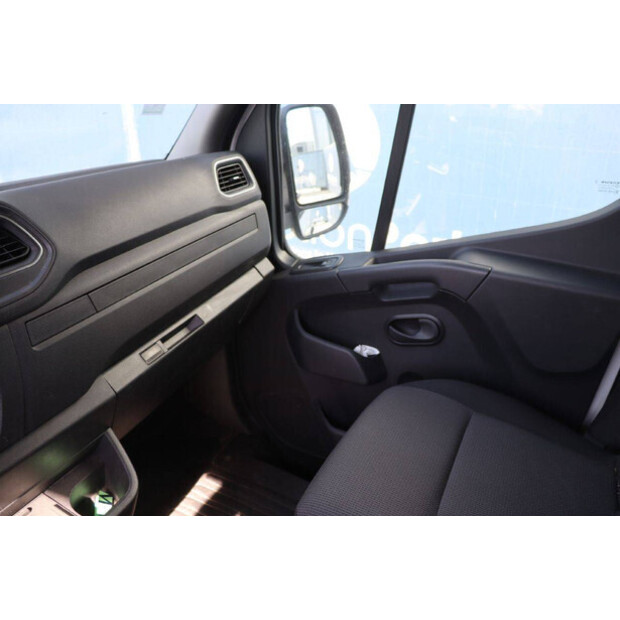 2021 رينو Master-46861381