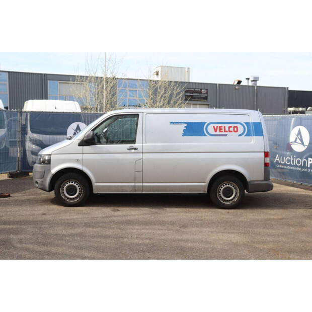 2010 Volkswagen Transporter-46861439