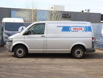 2010-volkswagen-transporter-1448160-46861439