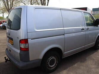 2010-volkswagen-transporter-1448160-46861442