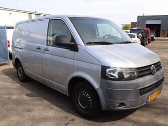 2010-volkswagen-transporter-1448160-46861443