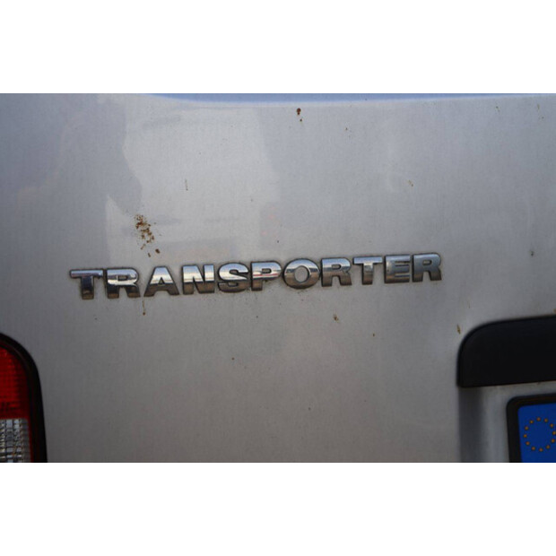 2010 Volkswagen Transporter-46861452