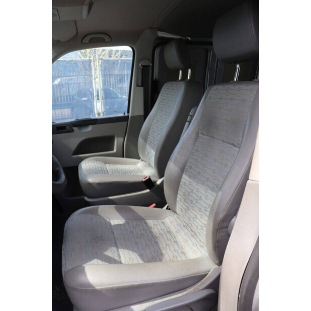 2010 Volkswagen Transporter-46861457