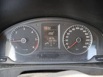 2010-volkswagen-transporter-1448160-46861463