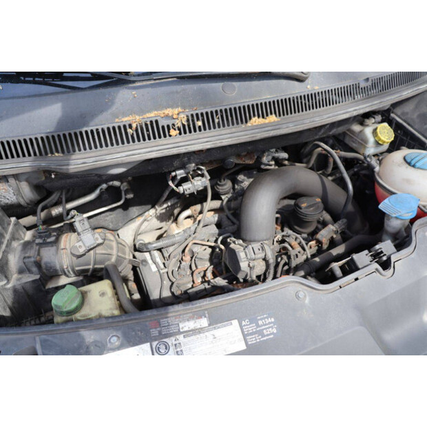 2010 Volkswagen Transporter-46861473