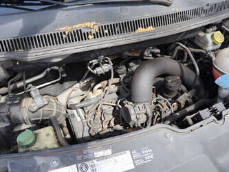 2010-volkswagen-transporter-1448160-46861473