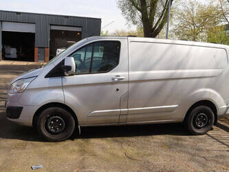 2019-ford-transit-custom-1448161-46861480
