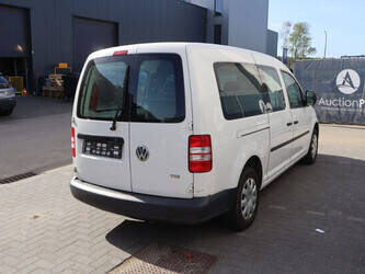 2012-volkswagen-caddy-1448162-46861521