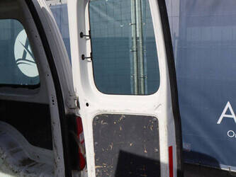 2012-volkswagen-caddy-1448162-46861550