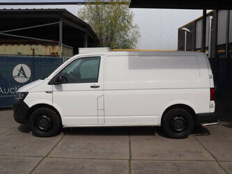 2016-volkswagen-transporter-1448163-46861559