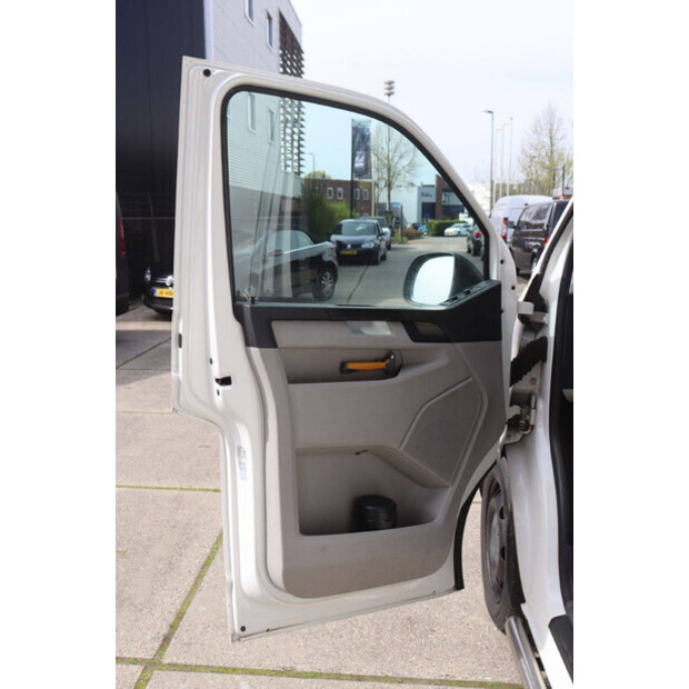 2016 Volkswagen Transporter-46861577