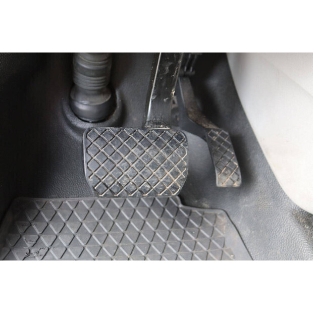 2016 Volkswagen Transporter-46861581