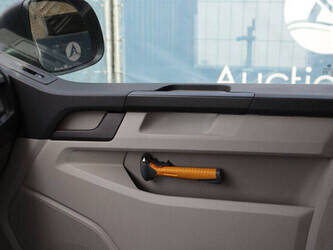 2016-volkswagen-transporter-1448163-46861583