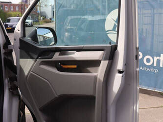 2016-volkswagen-transporter-1448163-46861604