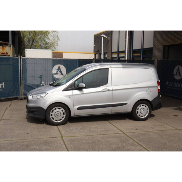 2015 Ford Transit Courier-46861610