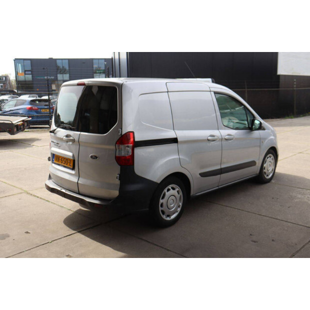 2015 Ford Transit Courier-46861615