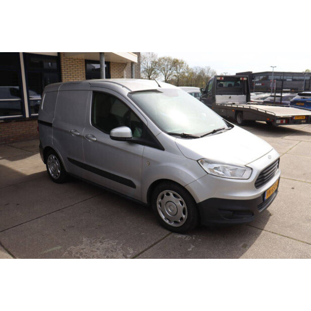 2015 Ford Transit Courier-46861616