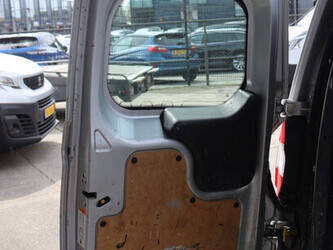 2015-ford-transit-courier-1448164-46861646