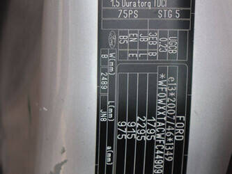 2015-ford-transit-courier-1448164-46861655