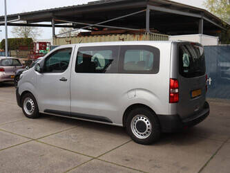 2019-peugeot-expert-traveller-46861661