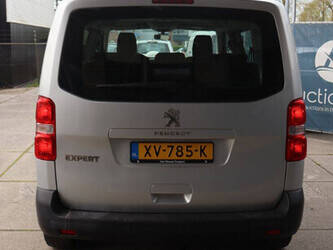 2019-peugeot-expert-traveller-46861663