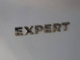2019-peugeot-expert-traveller-46861674