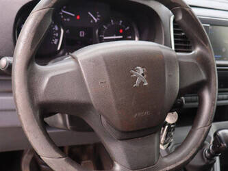 2019-peugeot-expert-traveller-46861680