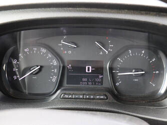 2019-peugeot-expert-traveller-46861687