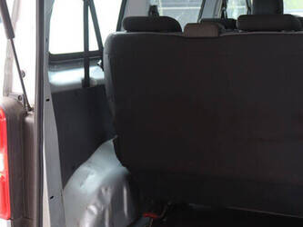 2019-peugeot-expert-traveller-46861691