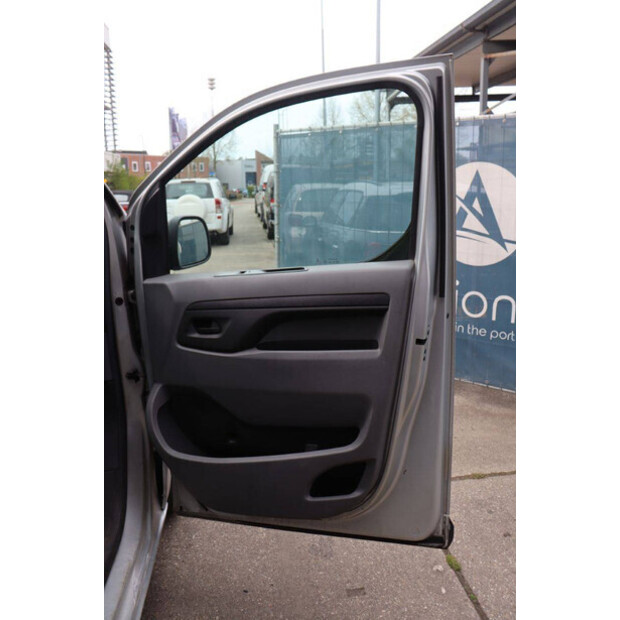 2019 بيجو Expert Traveller-46861696